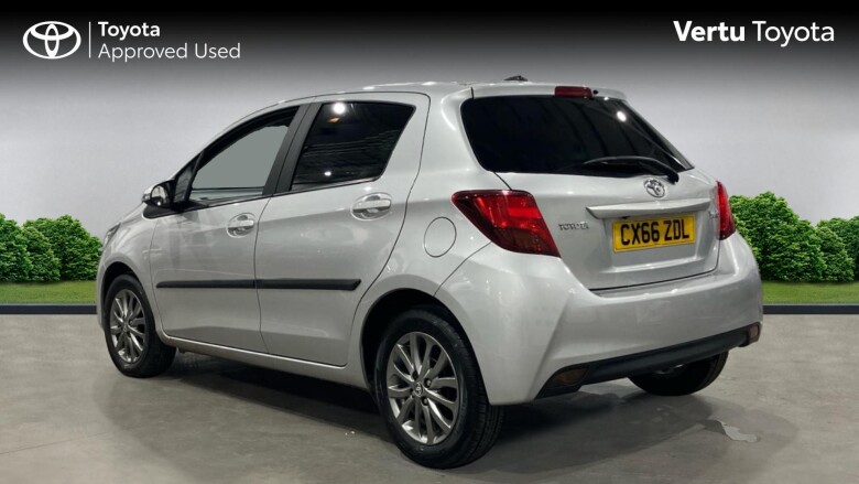 Toyota Yaris 1.33 VVT-i Icon 5dr Petrol Hatchback